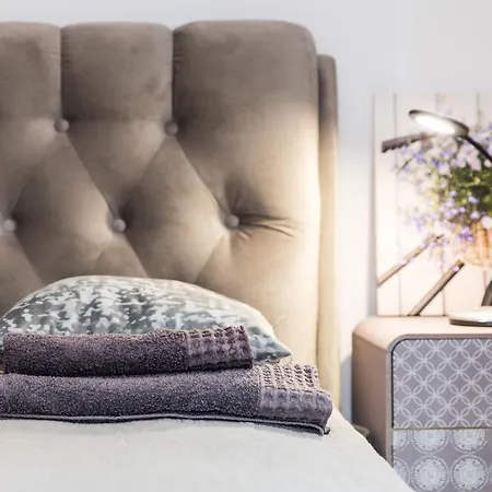 Brand New In The Old Town Apartment *