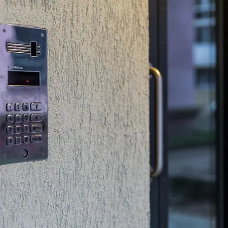 Brand New In The Old Town Apartment